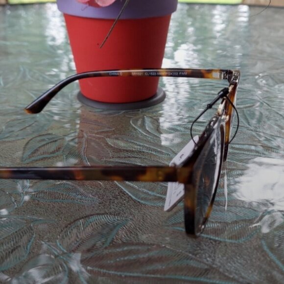 NWT Foster Grand brown woman's sunglasses.Lightweght. Comfort.All seasons. Gift - Picture 3 of 4